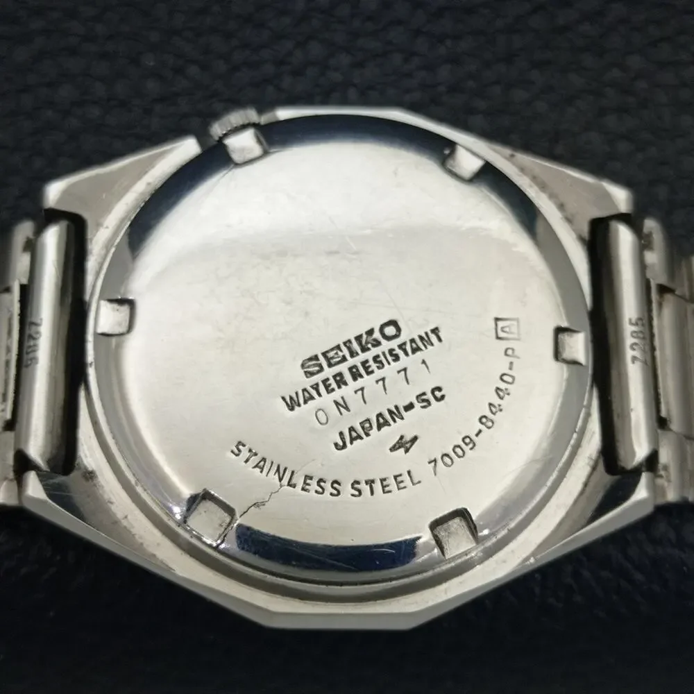 Vintage 1992 Seiko Automatic Mens Silver Watch W/daydate & Gold accents